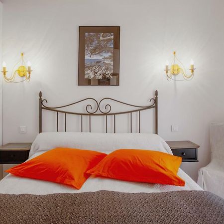 Coustelline Apartman Le Lavandou Kültér fotó
