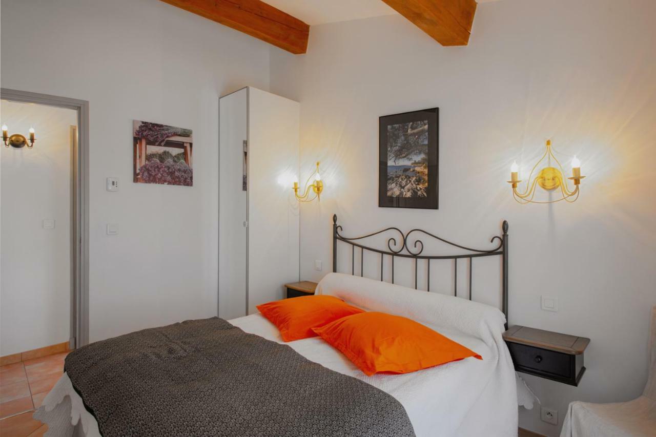 Coustelline Apartman Le Lavandou Kültér fotó